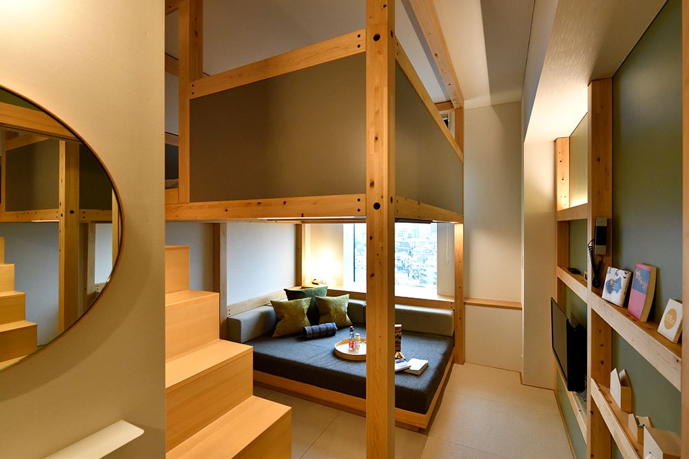 ロフトスタイルで、コンパクトながらジュニアスイート気分(!?)の“YAGURA Room”。