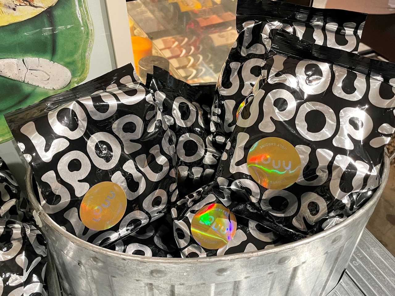 サッパの粉末をまぶしたポップコーン。