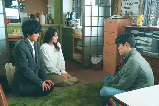 中沢太郎(演・鈴鹿央士)と兄妹 ⓒ2025「花まんま」製作委員会