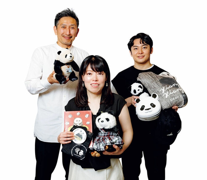 3ページ目)中国のスタッフも「シャンシャンはスター」、日本から会いに