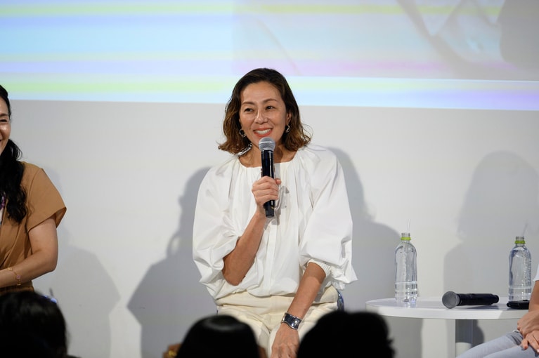 SIXPAD for Womenのアンバサダーを務めるタレントのRIKACOさん。