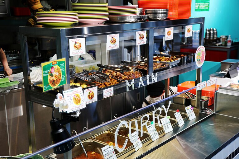 マレーシア感満点のゼロツーの店内。