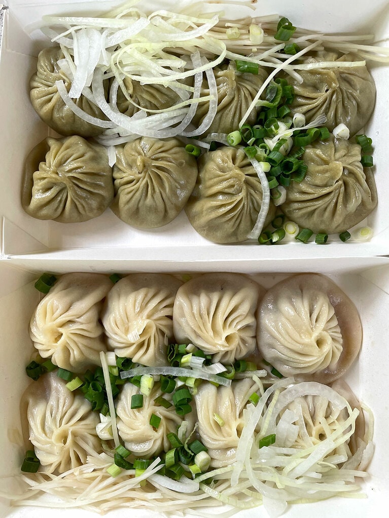 餡の豚肉は後ろモモ肉を使用した本格派。