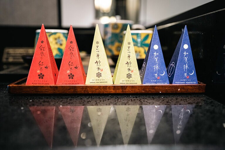 室内では「上林金沢茶舗」のお茶が味わえます。