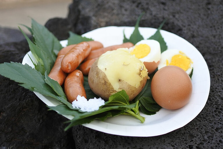 ひんぎゃで蒸した、玉子、じゃがいも、ソーセージ。どれも美味！