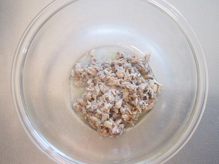 （4）水分がなくなったら、ボウルに入れます。