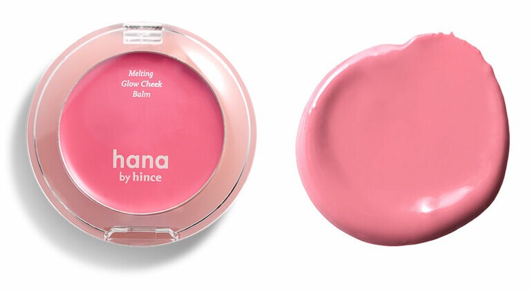 02ベリーは青みのあるピンクで、キュートな印象に。