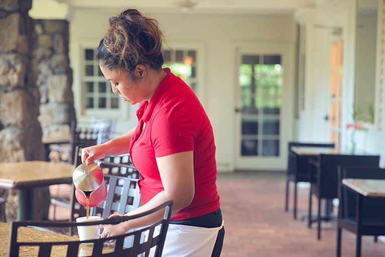 席と席の間にゆとりがある。