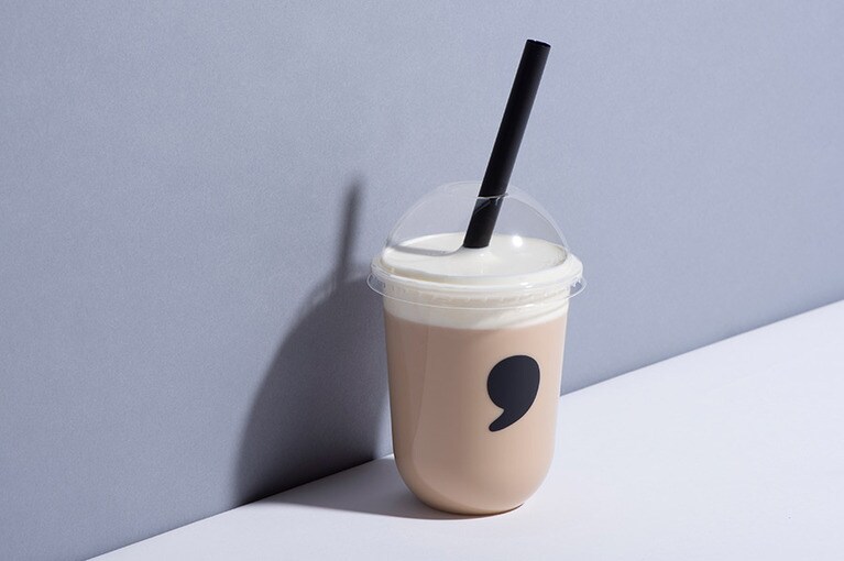 コンマティー「自家製チーズティー commaブレンドミルクティー」650円。