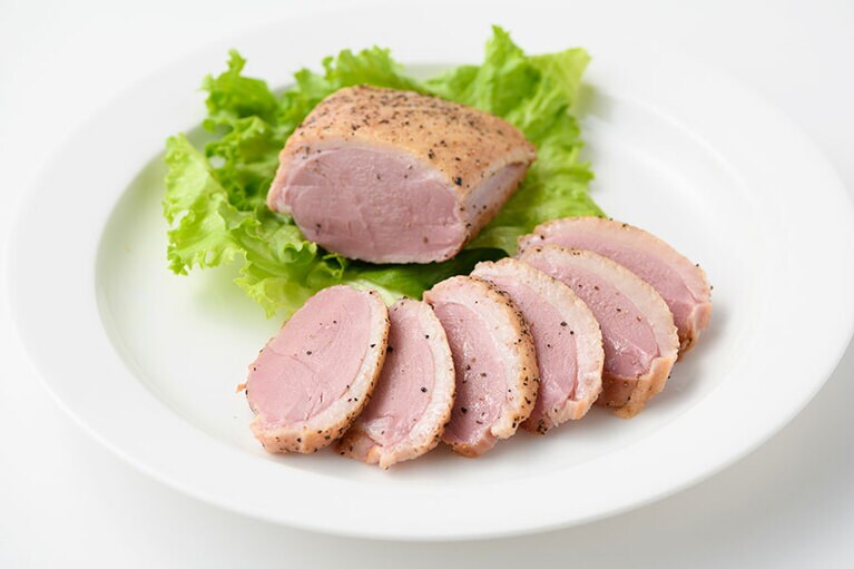 【大阪府】夢一喜フーズの「あい鴨ローススモーク」900円(約175g)。