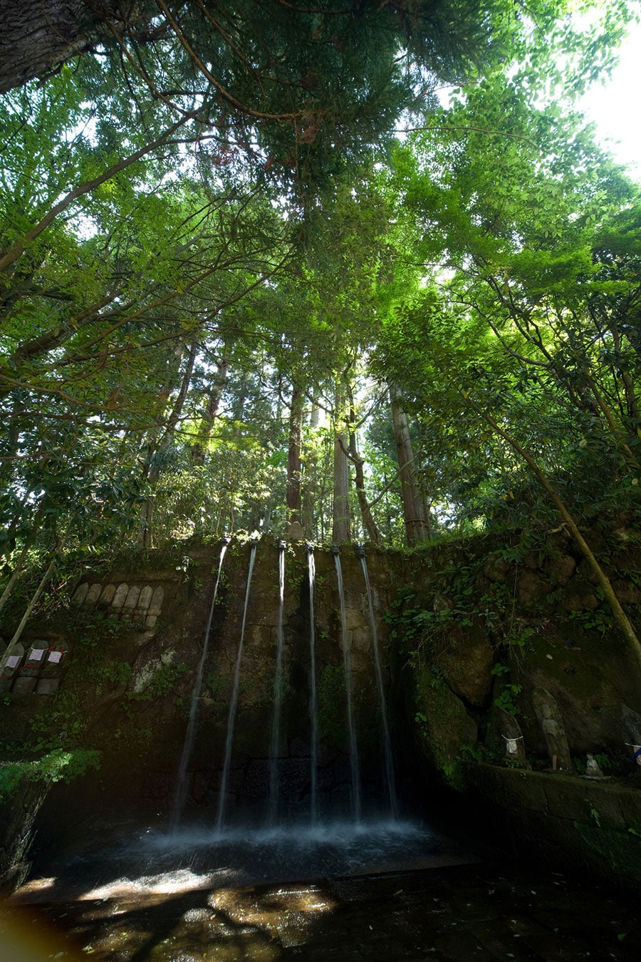 大岩山日石寺。（公社）とやま観光推進機構