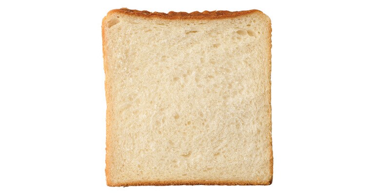 ［石窯パン工房 ちゃっと］角型食ぱん 450円(税込)。