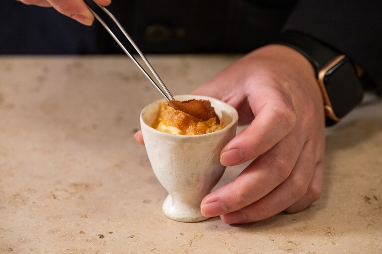 チュイールをのせて仕上げる。