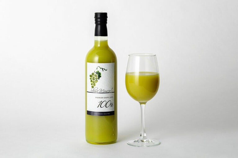 ヒルズ・ファーム「山梨果実プレミアム葡萄ジュース シャインマスカット」16,200円(720ml)／山梨県