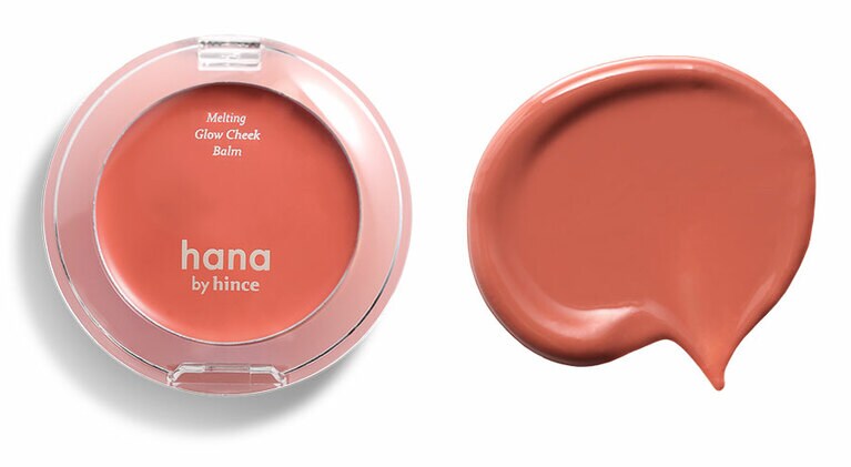 03キャラメル。塗ると自然な赤みが出て、上気したような頬に。