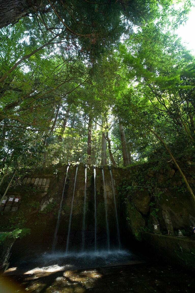 大岩山日石寺。（公社）とやま観光推進機構