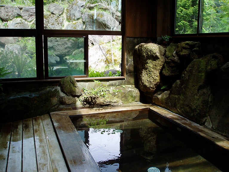 八ヶ岳名湯 唐沢鉱泉［長野／唐沢鉱泉］風呂。