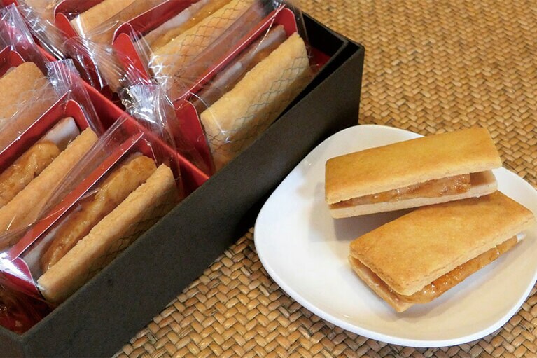 クッキー生地にジャムを挟んだ珍しいタイプ。