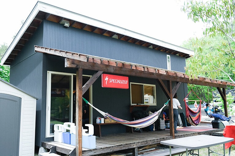 群馬県利根郡みなかみ町で、マウンテンバイクなどアウトドアレジャーのツアーやレッスンを開催する「MTB JAPAN Adventure Tours」。