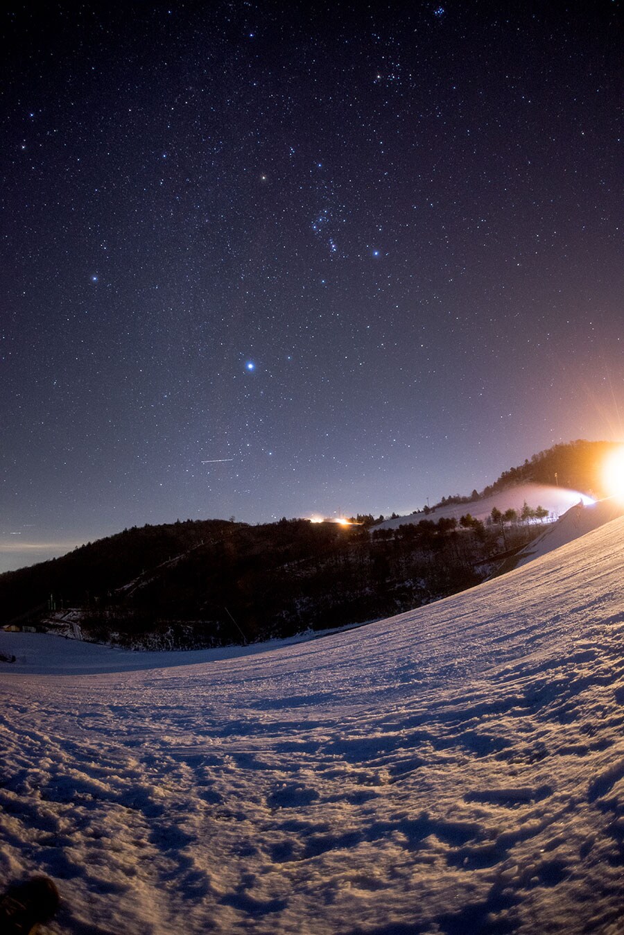 【愛知県】茶臼山高原の星空。写真撮影：鈴村嘉章
