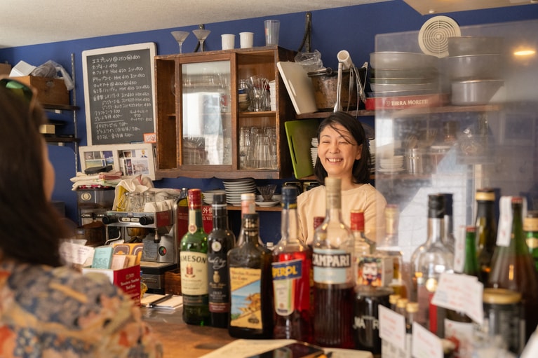 オーナーシェフの真智子さん。いつもこの笑顔で迎えてくれます。