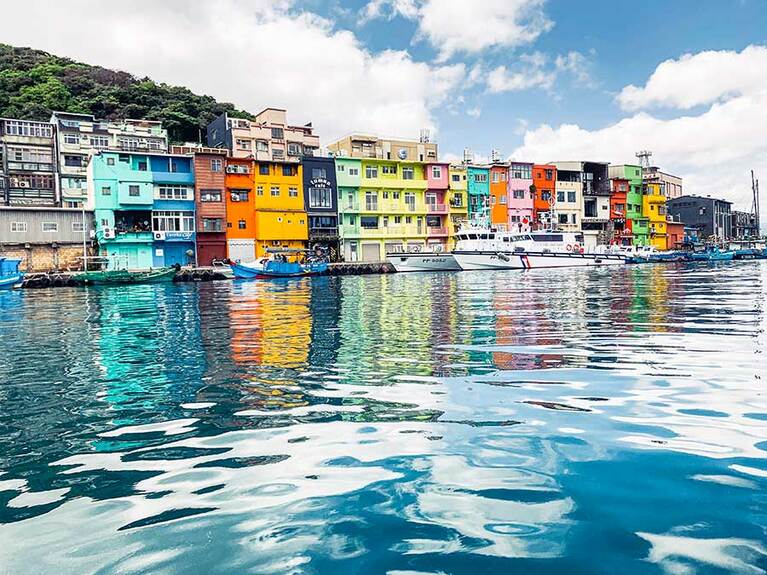 船が行き来するため、水面がゆらめくことも。