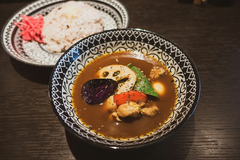 「薬膳バクテースパイスカレー」800円。