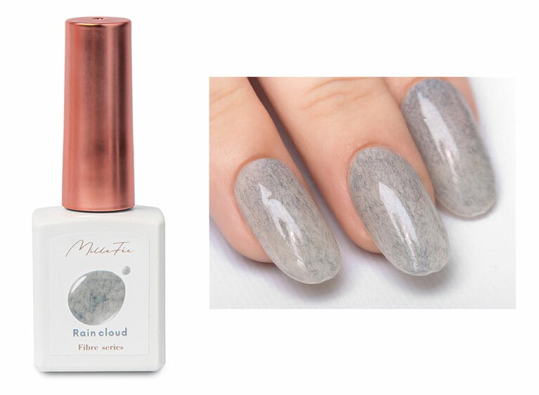 雨上がりの空のようなアンニュイグレー。ストーンのような印象にもなる、F06 レインクラウド。