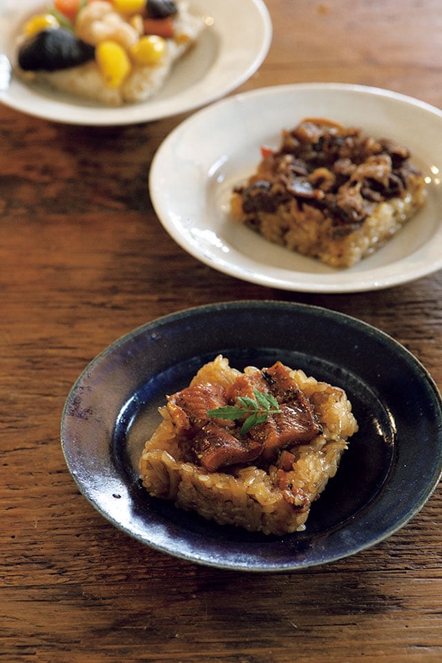 手づくり蒸籠おこわ6個入り 3種(松阪牛2個、穴子2個、吹き寄せ2個) 3,500円／寿徳庵