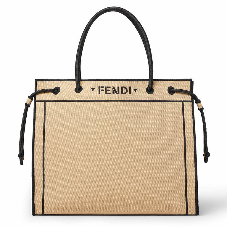“フェンディ マジック（FENDI MAGIC）”日本限定カラーのベージュ／436,700円
