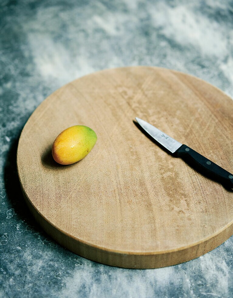 まな板 900元 φ36.5×H4㎝ ※ナイフは私物