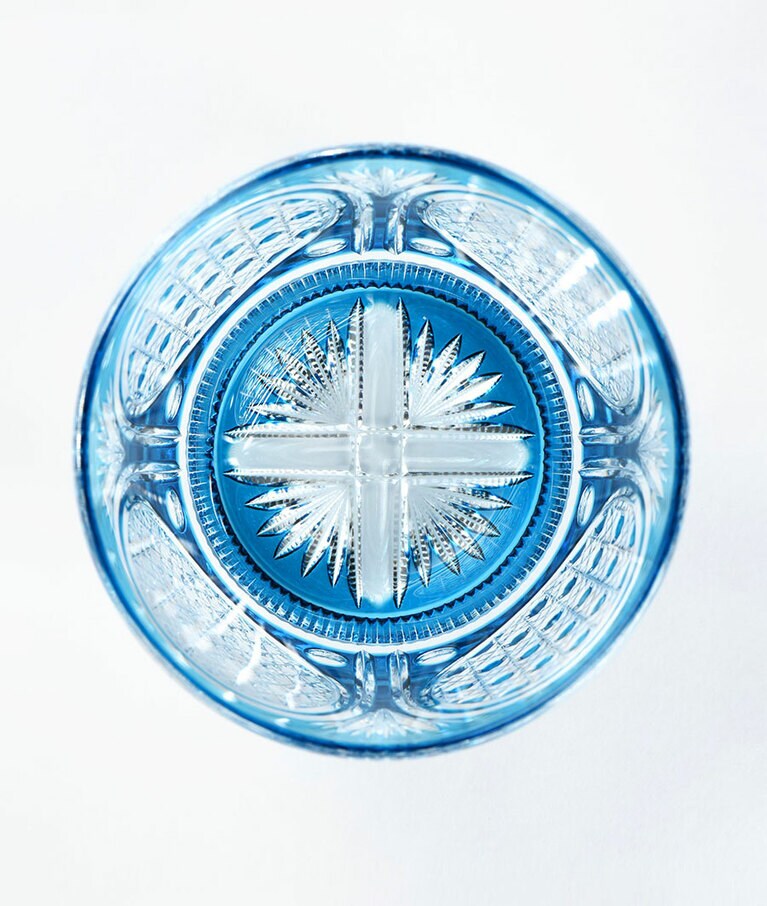 高野秀徳 作　江戸切子 ロックグラス「街の顔」時計塔90年限定品、55,000円(クリスタルガラス、口径8×高さ9cm)