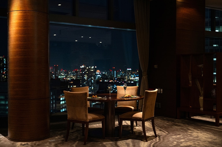 美しい夜景が広がる中国料理「チャイナシャドー」。