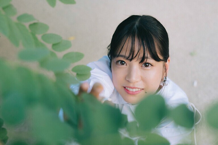 最近Fire TV Stickを購入したという中井友望さん／撮影 文藝春秋