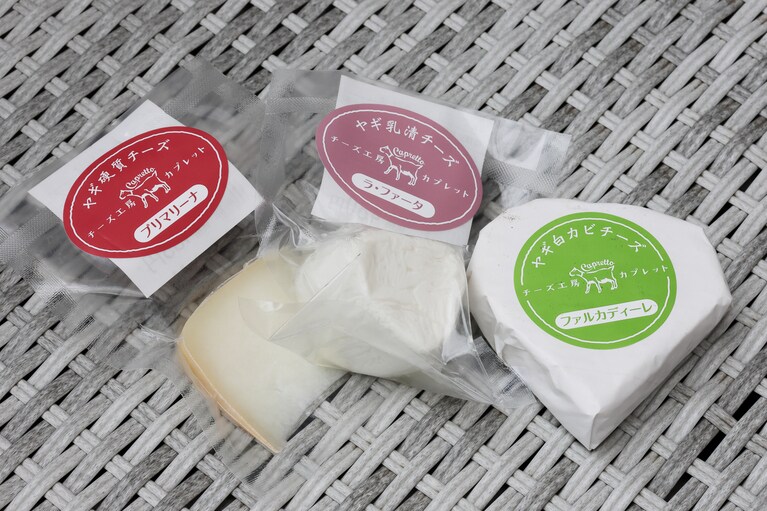 ヤギチーズは全8種類。ヤギ乳では珍しい白カビタイプのチーズもある。