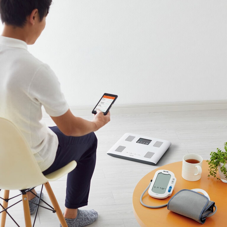 タニタ「体組成計BC-332L」