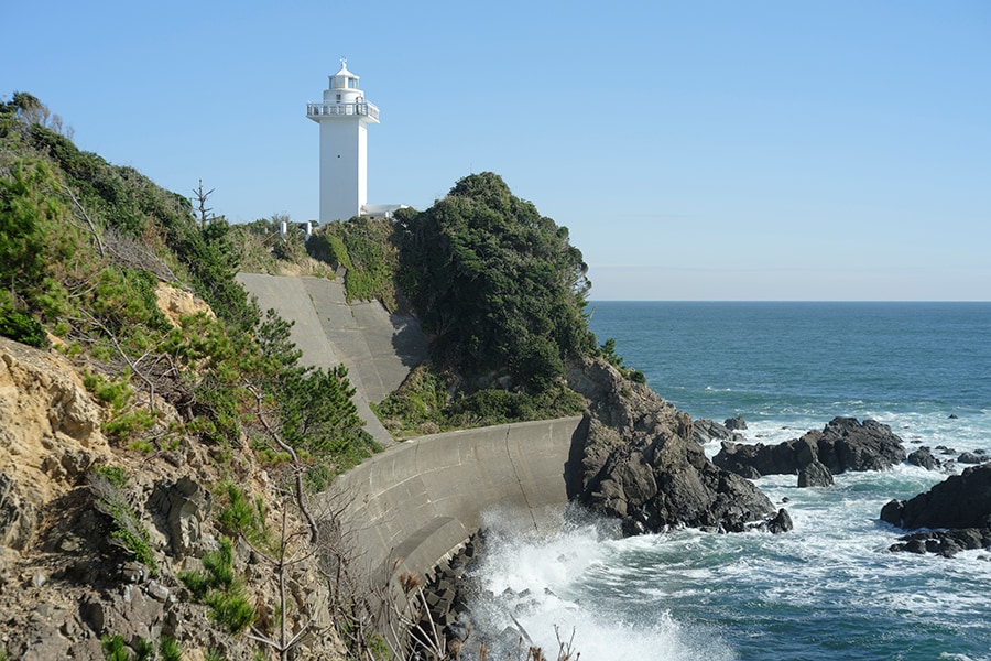 安乗埼灯台は全国でも珍しい四角形の灯台。