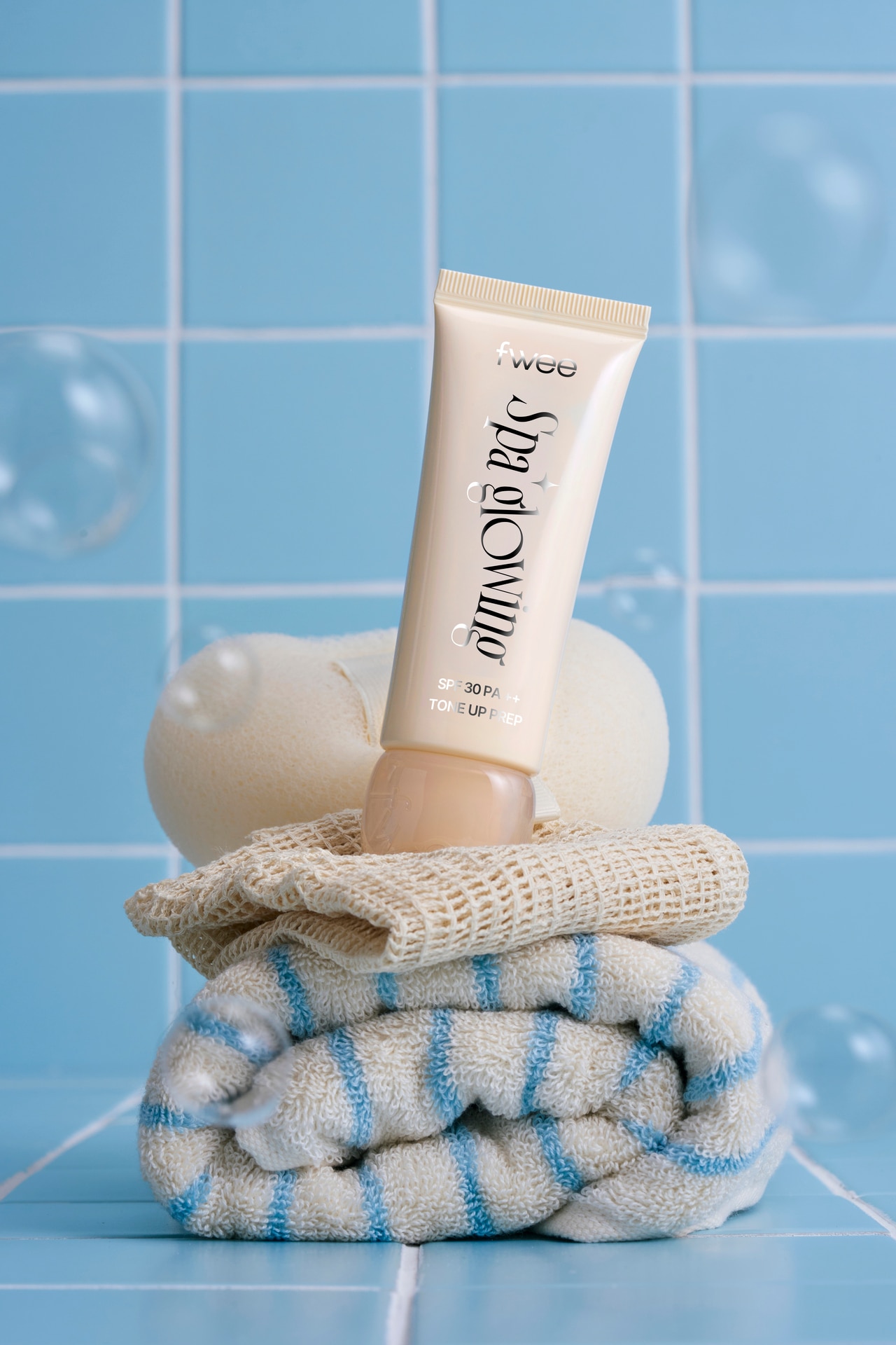 ギラギラ、テカテカとは違うクールなツヤが出る01 グロウ。