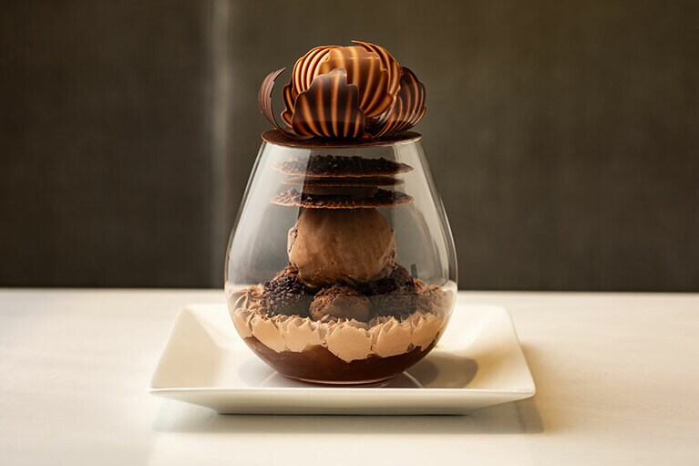 「パルフェ フルーリー・ショコラ」。ドリンク付き。3,300円。要予約。