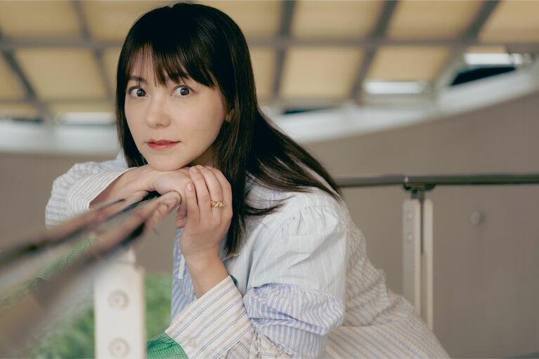 きっかけは「テレビのチャンネルをリモコンで変えている後ろ姿」だったという　©佐藤亘／文藝春秋