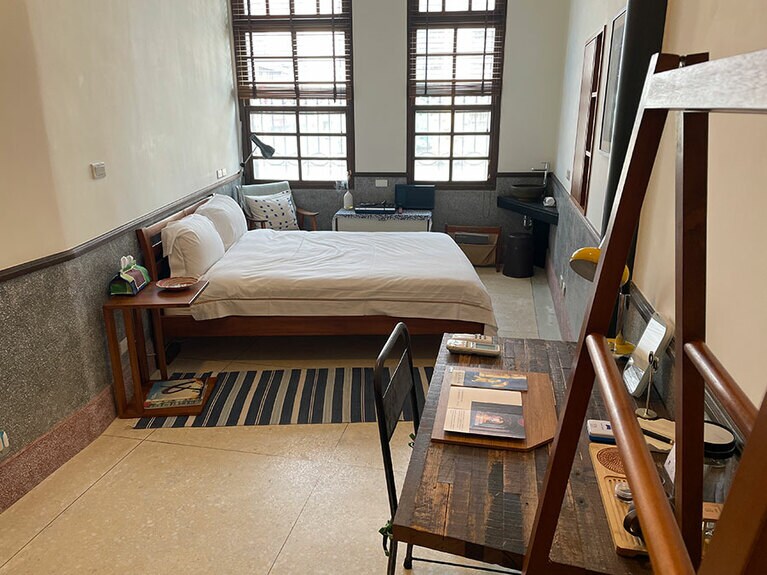 こちらは2階右側の客室。