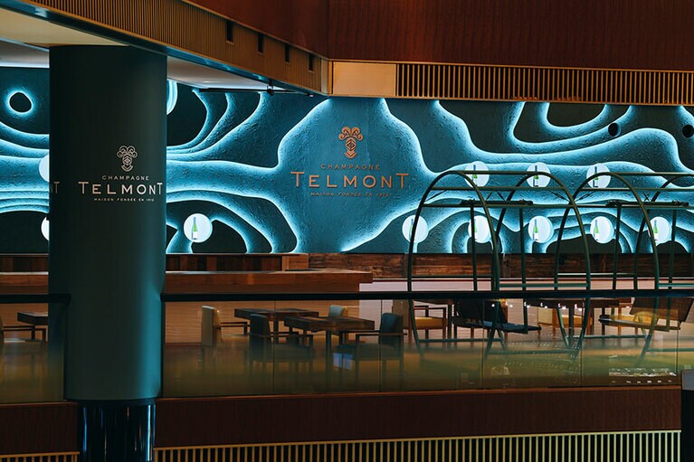 期間限定の「シャンパン・バー by テルモン」など、訪れるたびに楽しい思い出を生み出す空間も。