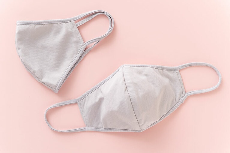 ユニクロ エアリズムマスク(3枚組) 990円。写真のカラーはグレー。