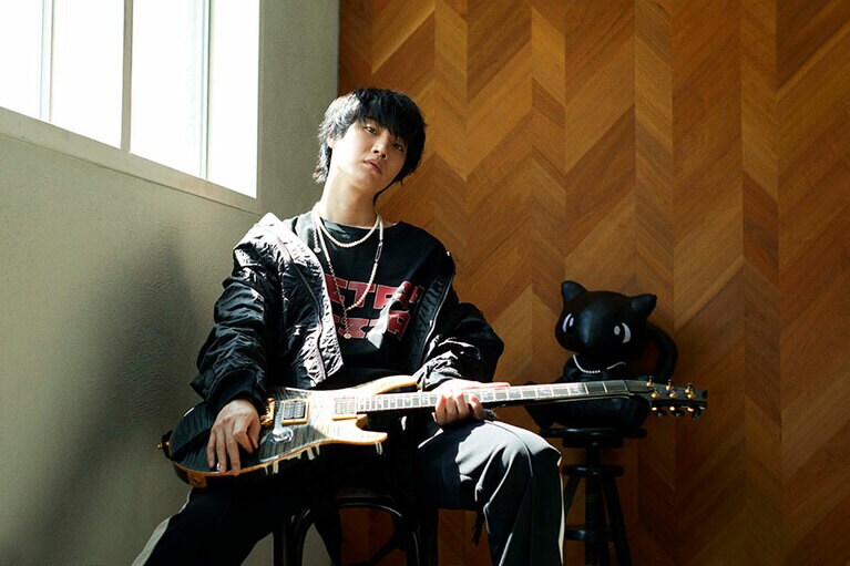 桜田通【THURSDAY】ライブでエネルギッシュに動き回る