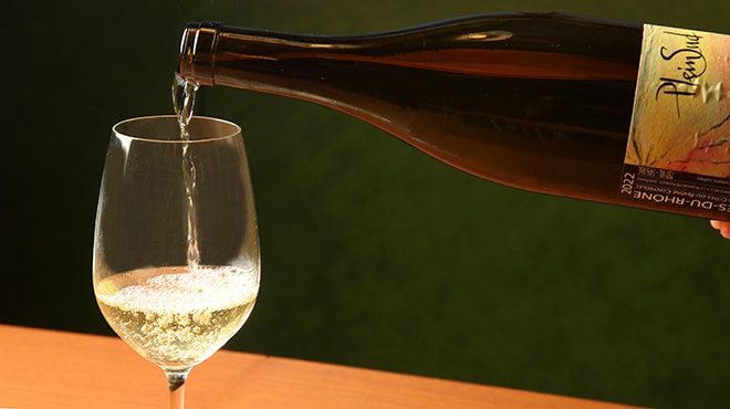 ワイン、日本酒といったお酒とタイ料理という組み合わせも、意外と相性が良い。