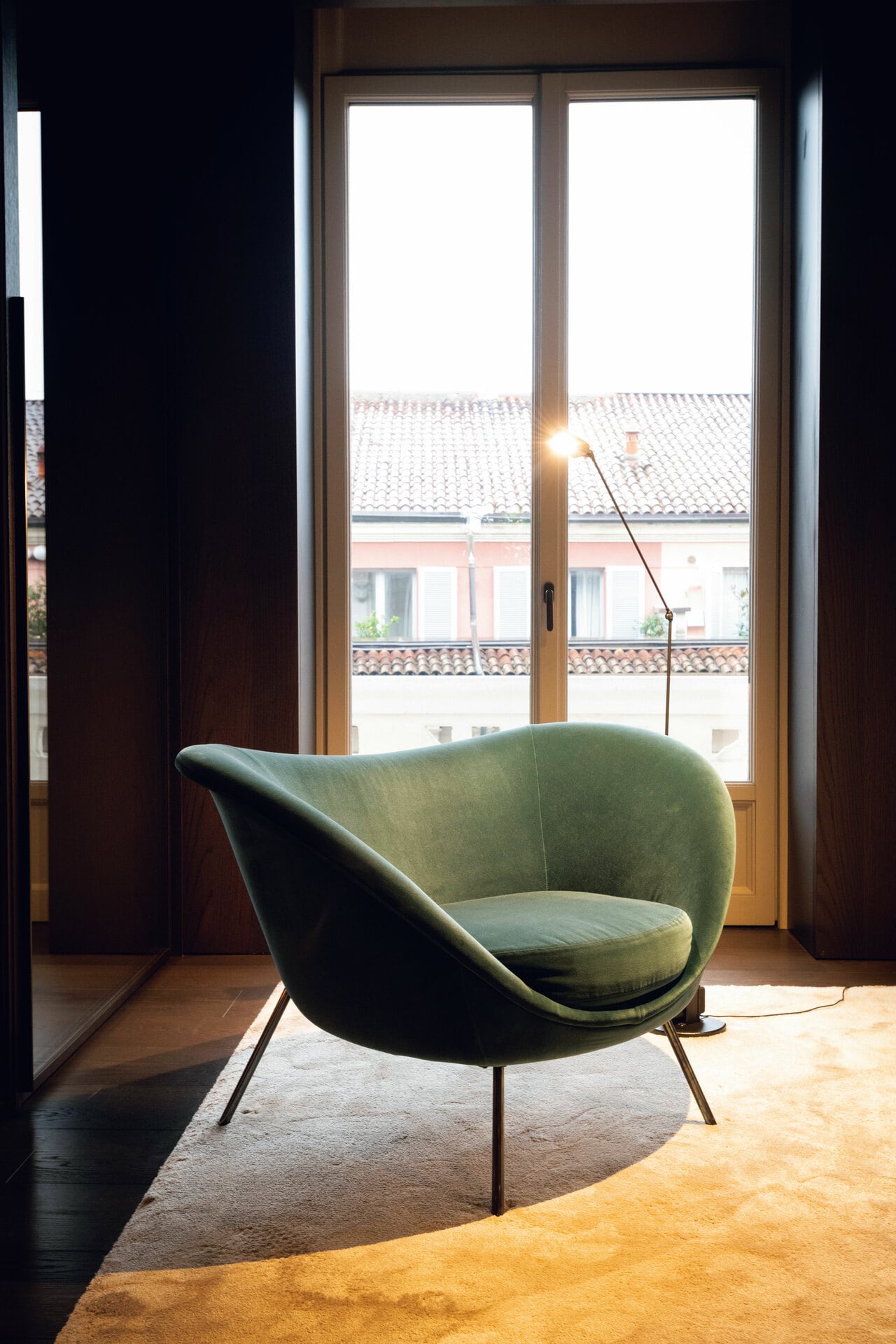 ジオ・ポンティが1950年代にデザインしたアームチェア「D.154.2」 1,082,400円（「パラッツォ・モルテーニ東京」での価格）。ヘリテージコレクションとして復刻された。