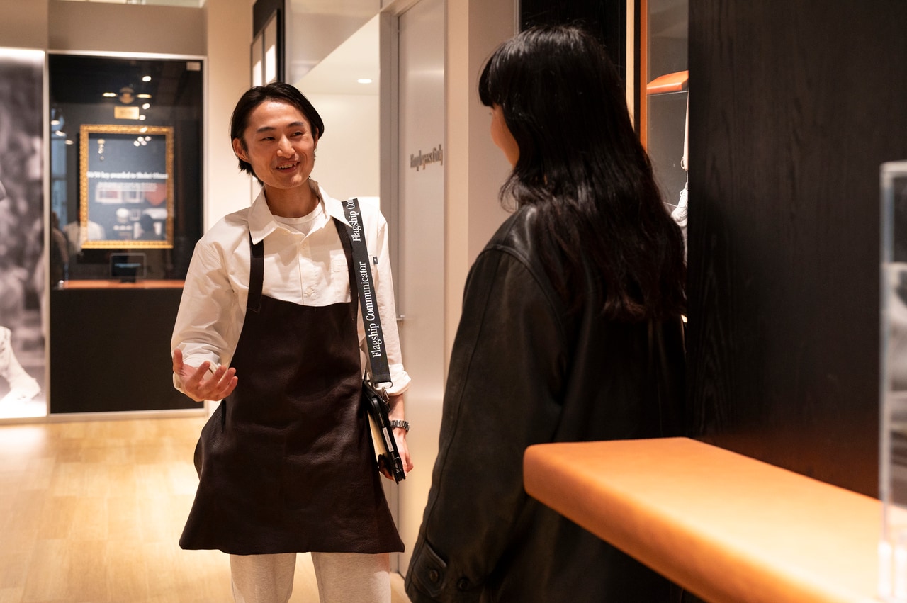 「フラッグシップコミュニケーター」には、来店客が多い原宿店でも、気軽に声をかけられそうだ