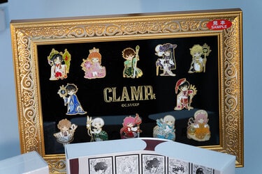 3ページ目)まるでもうひとつのCLAMP展!?充実のグッズの一部を