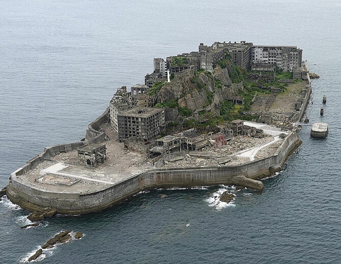 値下げ　三菱鉱業セメント監修　ユネスコ登録世界文化遺産高島炭鉱歴（軍艦島含む） 値下げ 三菱鉱業セメント監修 ユネスコ登録世界文化遺産高島炭鉱