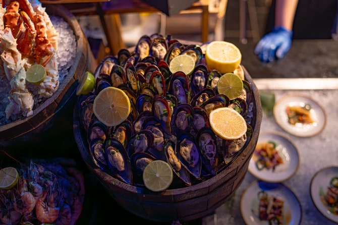 テーマビュッフェ「アトランティス・ナイト」ではシーフードが山盛りに。